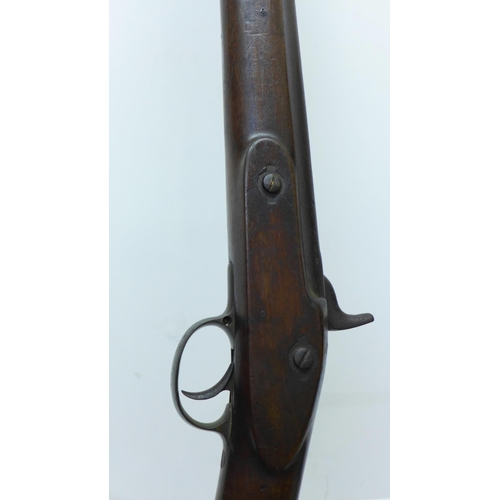 699 - A 19th Century percussion rifle, marked 25 on the barrel, 140cm