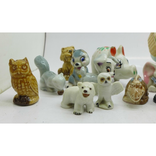 754 - A Beatrix Potter figure, Little Pig Robinson, and Wade Whimsies, Flintstones, Lady and the Tramp, Sh... 