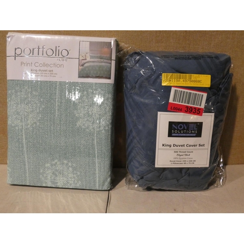 3063 - Two mixed style kingsize duvet sets * this lot is subject to VAT