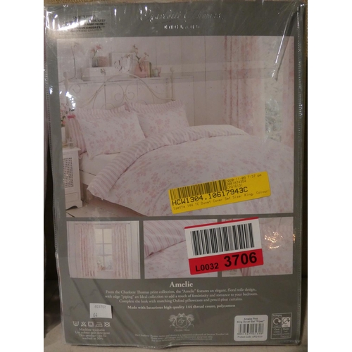 3064 - Two mixed style kingsize duvet sets * this lot is subject to VAT