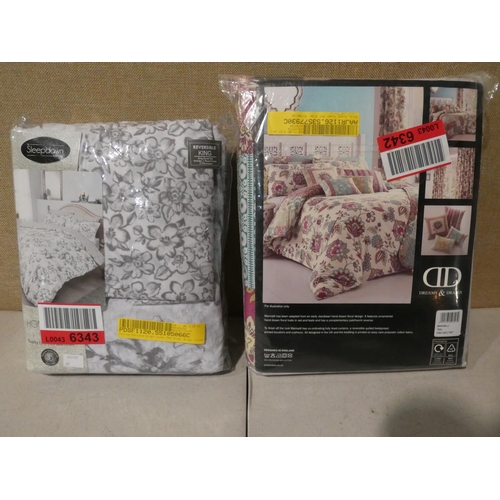 3065 - Two mixed style kingsize duvet sets * this lot is subject to VAT