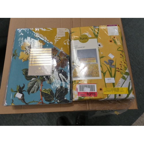 3277 - Two mixed style superking duvet sets * this lot is subject to VAT