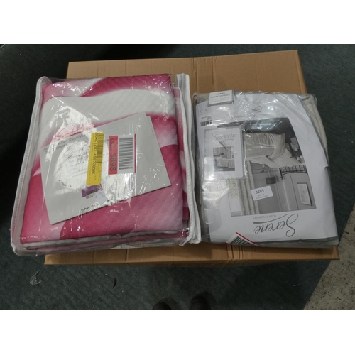 3285 - Two mixed sized/style duvet sets * this lot is subject to VAT