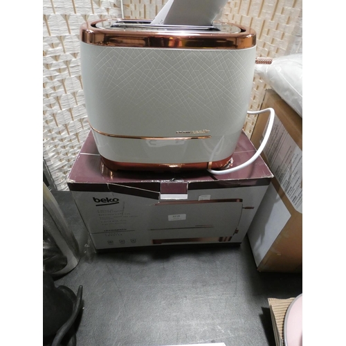 3218 - A Beko Cosmopolis two-slice toaster * this lot is subject to VAT