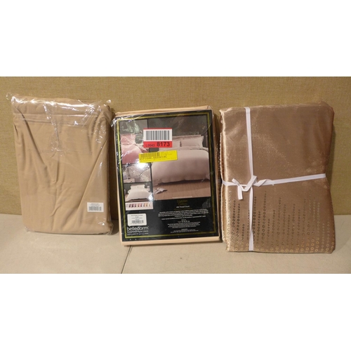 3187 - Three mixed style soft furnishings (curtain/duvet/fitted sheet) (mixed sizes) * this lot is subject ... 