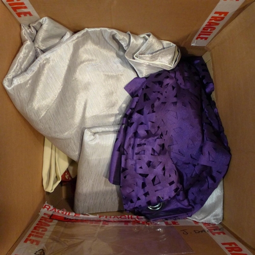 3192 - A box of mixed style/sized curtains * this lot is subject to VAT