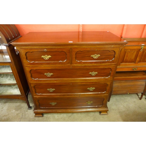 102 - A Victorian mahogany chest of drawers, 124cms h, 123cms w, 57cms d