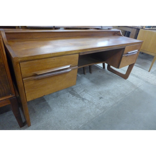 193 - A Meredew teak dressing table