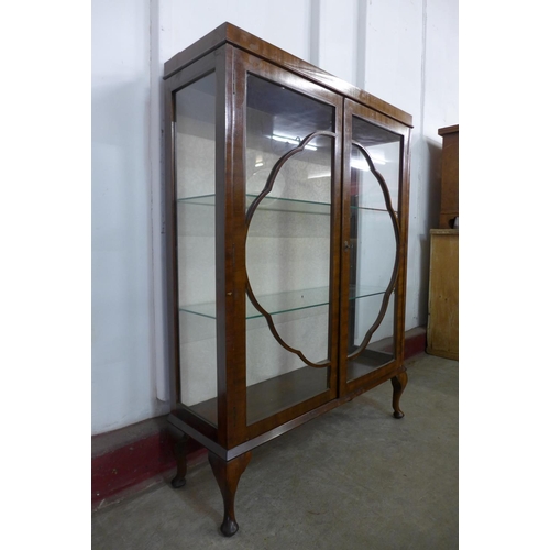 296f - A mahogany two door display cabinet