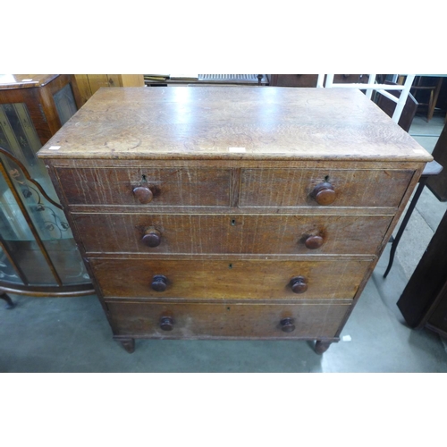 343 - A George III oak chest of drawers