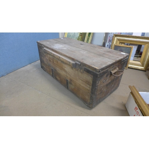 386 - A pine tool box