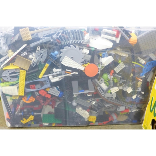 1176 - A large collection of Lego and other toy parts, 13.5kg