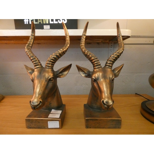 1334 - A large pair of antelope head bookends (BB025)   #