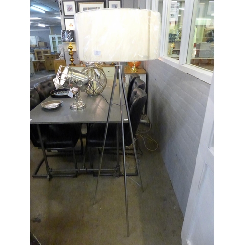 1387 - A chrome tripod floor lamp with ivory shade (7314539)  #