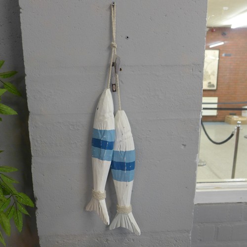 1471 - A pair of rope hanging fish (8349706)   #