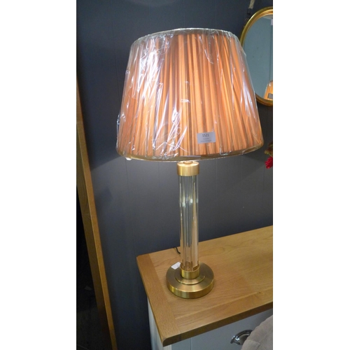 1519 - A tall brass and ribbed glass table lamp with ochre shade (HC1426347)   #