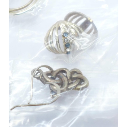 1003 - Twenty-five pairs of silver earrings