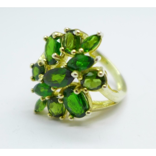 1011 - A silver gilt Russian diopside ring, P