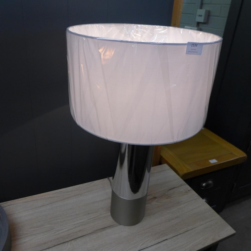 1537 - A chrome and brushed chrome table lamp with shade (425042)   #