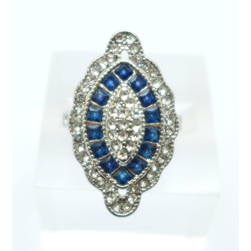 1039 - An Art Deco style ring, size L