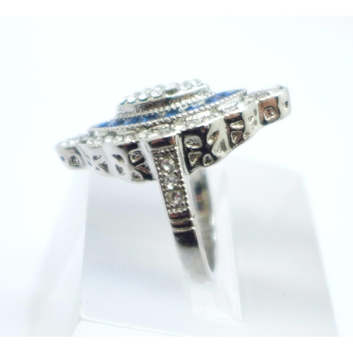 1039 - An Art Deco style ring, size L