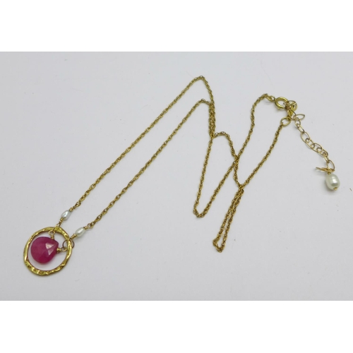 1046 - A seed pearl and ruby necklet, (1/20 14k gold plated)