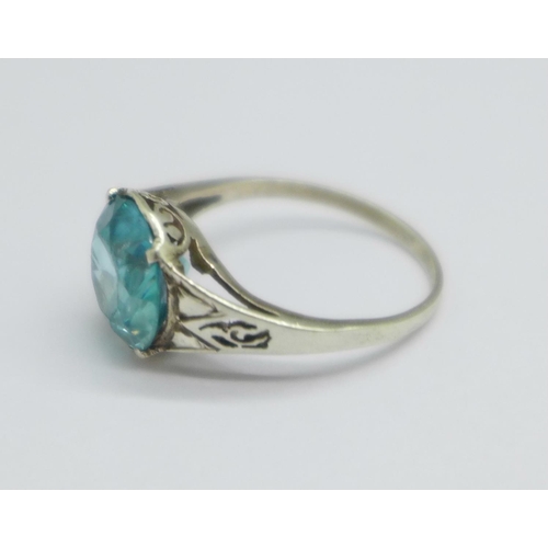 1067 - A white metal set Art Deco ring with natural blue zircon, approximately 4.1carats in weight, size L,... 