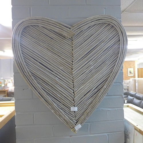 1550 - A wicker heart wall art feature (1873717)   #