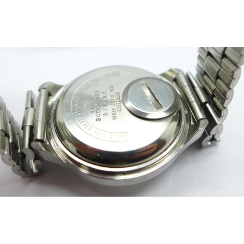 1099 - A Seiko EL-330 wristwatch with faceted crystal