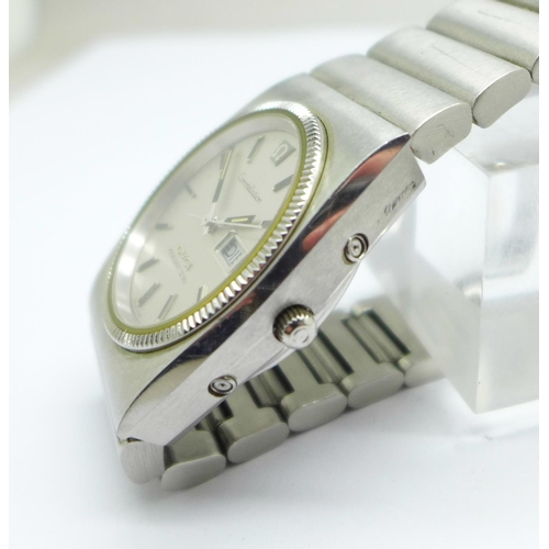 1100 - An Omega Constellation Megaquartz 32 KHz wristwatch, the case back bears inscription dated 1976