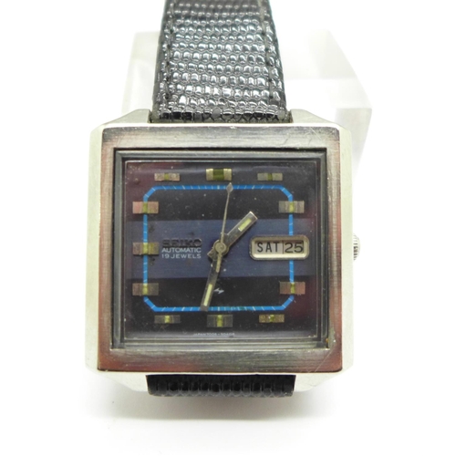 1130 - A Seiko automatic TV style wristwatch