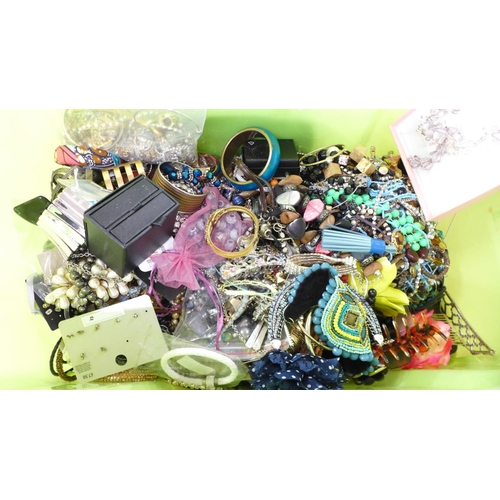 1169 - A large collection of fashion jewellery **PLEASE NOTE THIS LOT IS NOT ELIGIBLE FOR POSTING AND PACKI... 