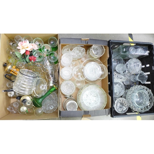 1172 - Five boxes of mixed glass, carafes, tumblers, wine glasses, bowls, vases, etc. **PLEASE NOTE THIS LO... 