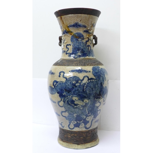 627 - A large c.1900 Chinese vase, decorated with foo dogs, 46cm, a/f