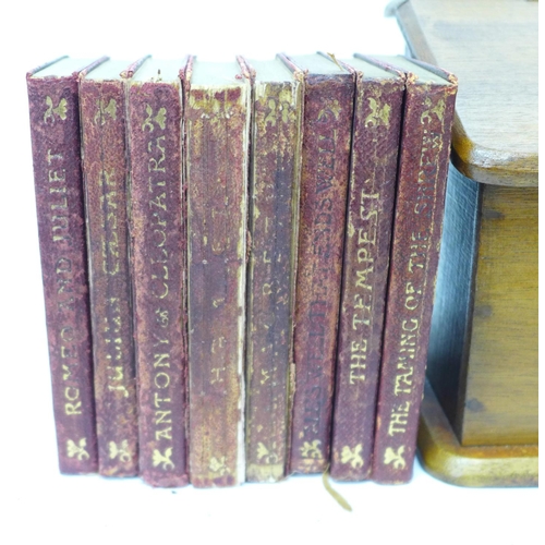 633 - A collection of Works of William Shakespeare miniature books in an oak box, published by J.M. Dent &... 