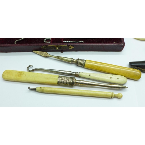 676 - A cased manicure set, two manicure boxes and tools