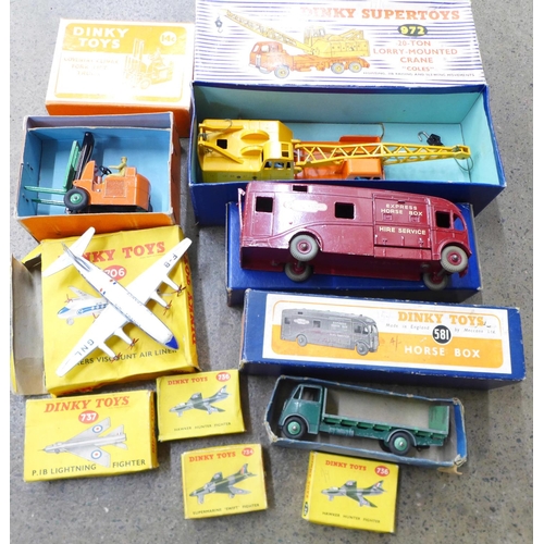 760 - Dinky Toys die-cast boxed vehicles, Supertoys 972, Dinky 581, 14C, 513 and five aircraft, 706, 737, ... 