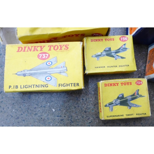 760 - Dinky Toys die-cast boxed vehicles, Supertoys 972, Dinky 581, 14C, 513 and five aircraft, 706, 737, ... 