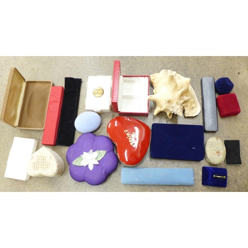 764 - A collection of jewellery boxes and a sea shell