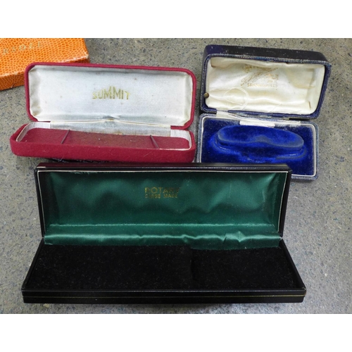 783 - Jewellery and wristwatch boxes