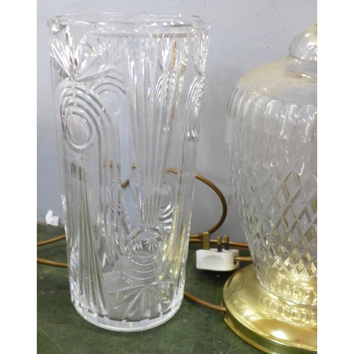 792 - A glass table lamp base and two glass vases, a/f