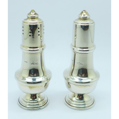 801 - A silver salt and pepper pair, Broadway & Co., Birmingham 1989, 67g