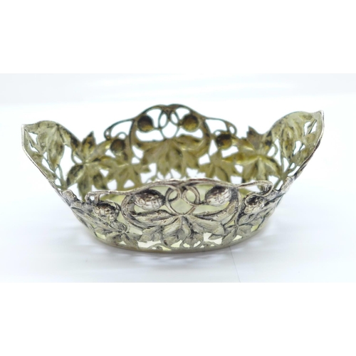 807 - A German pierced 800 silver dish, 52g, 10.5cm