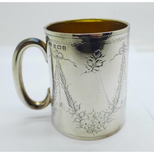 817 - A silver christening mug, Birmingham 1905, 78g