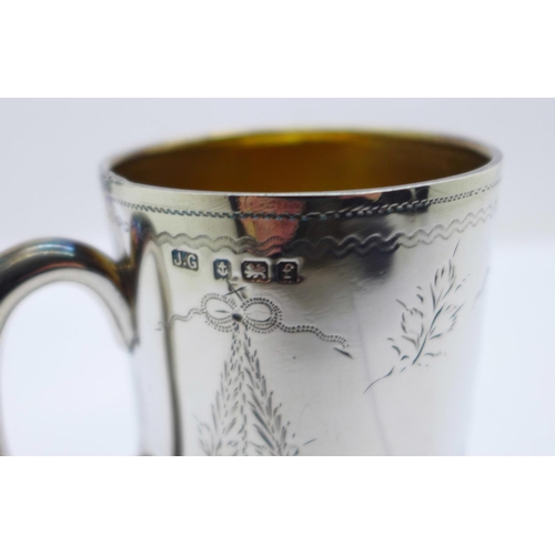 817 - A silver christening mug, Birmingham 1905, 78g