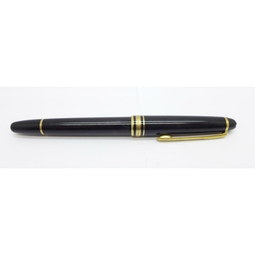 827 - A Montblanc Meisterstuck fountain pen, with 14ct gold nib