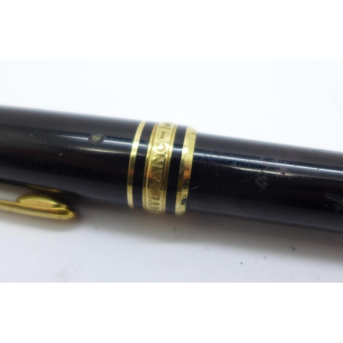 827 - A Montblanc Meisterstuck fountain pen, with 14ct gold nib