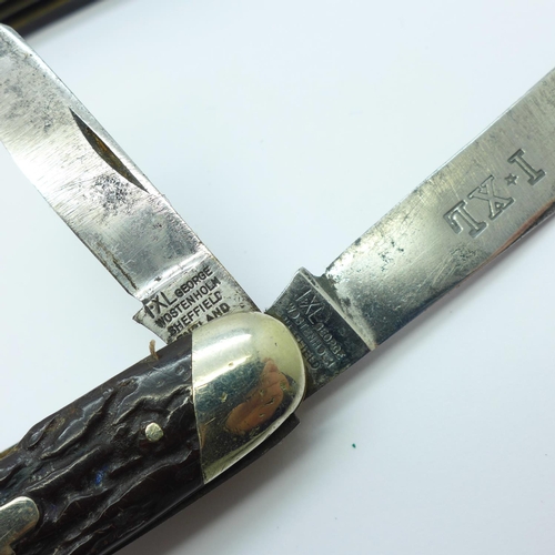 832 - Two I.XL pocket knives, George Wolstenholm, Sheffield, England