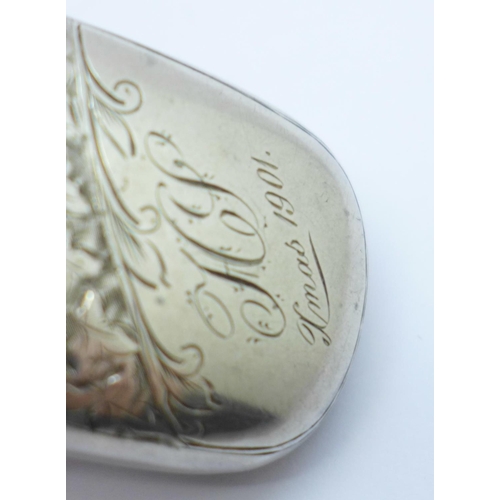 842 - A silver vesta case, Birmingham 1900, with initials and 'Xmas 1901' inscription