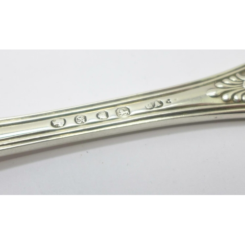 858 - A Victorian silver fish slice, London 1839, George Adams, 172g